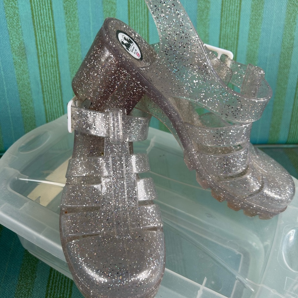 Ju-Ju Northampton’s glitter jelly w heel